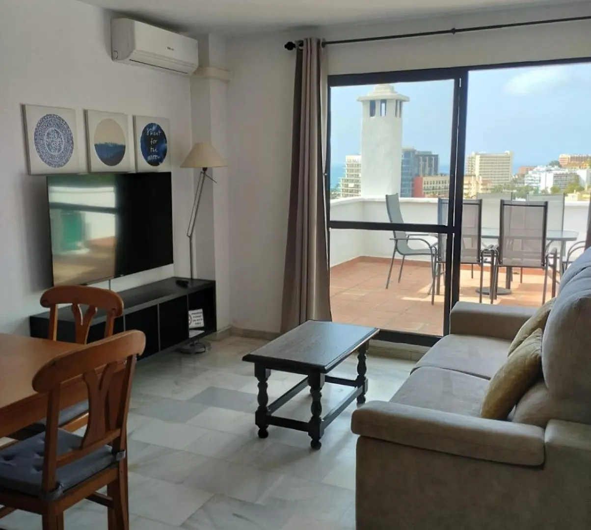 בנאלמדנה Pueblo Evita Hill